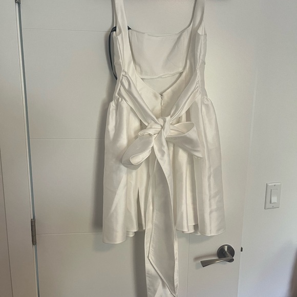 Chic Ivory Wedding Dress - Picture 6 of 6